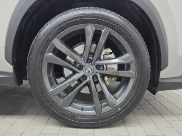 2025 Lexus NX с пробегом 11 763 км