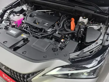 2025 Lexus NX с пробегом 11 763 км