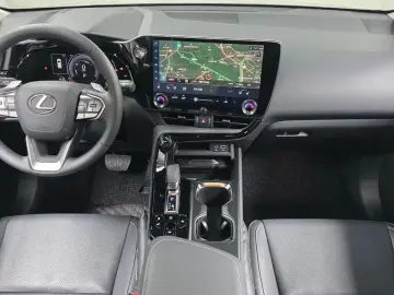 2025 Lexus NX с пробегом 11 763 км