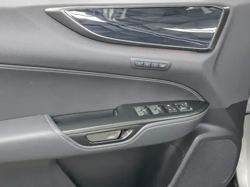 2025 Lexus NX с пробегом 11 763 км