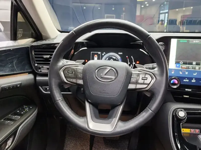 2024 Lexus NX с пробегом 46 916 км