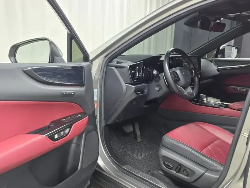 2023 Lexus NX с пробегом 76 299 км