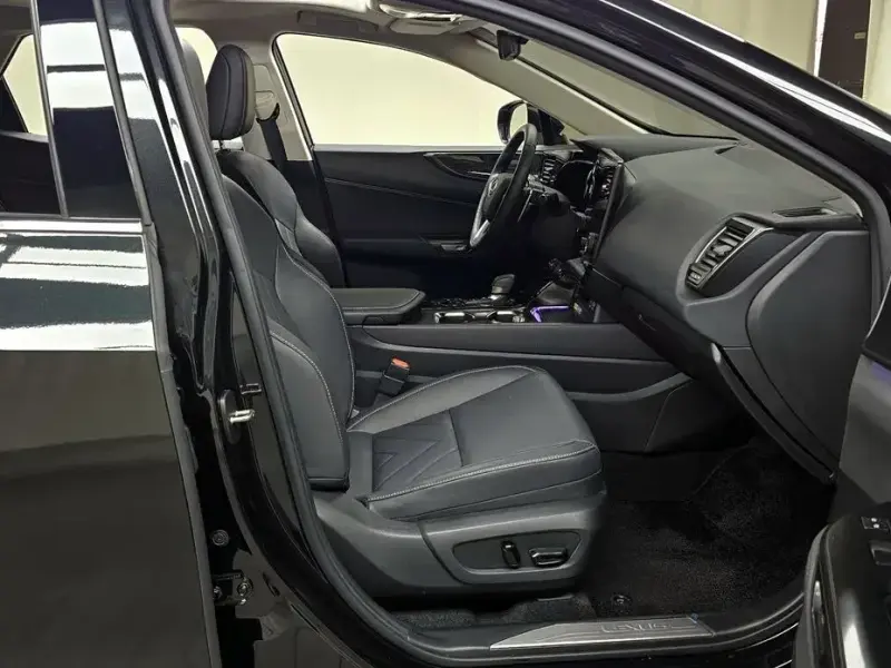 2024 Lexus NX с пробегом 6 898 км