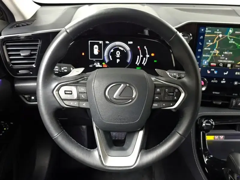 2024 Lexus NX с пробегом 6 898 км