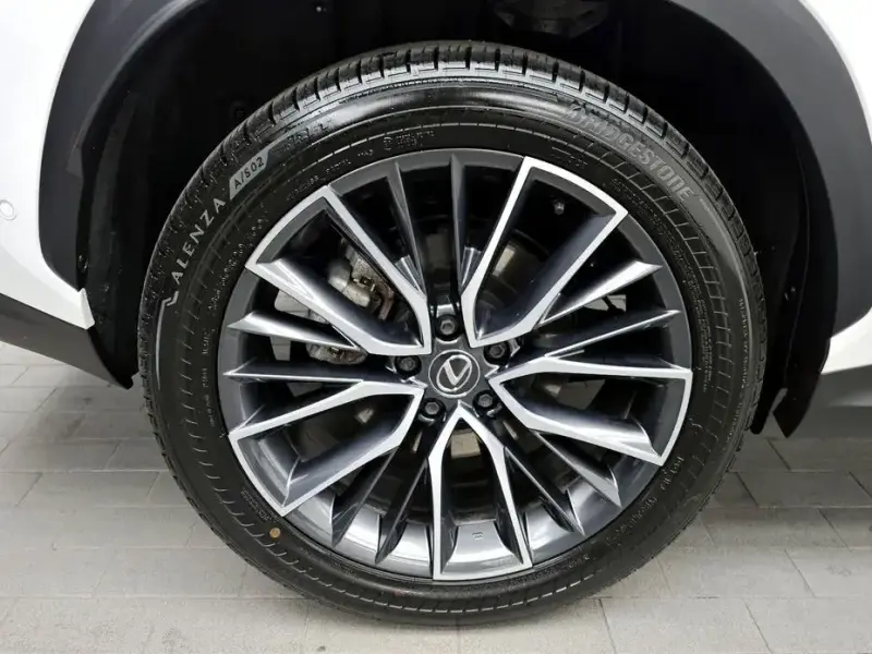 2024 Lexus NX с пробегом 25 493 км