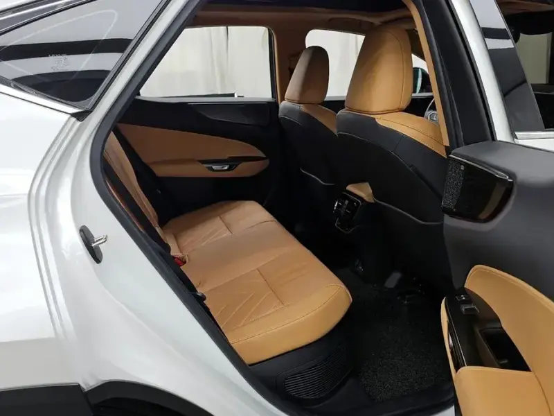 2024 Lexus NX с пробегом 25 493 км