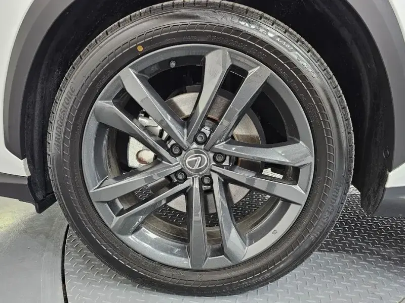 2024 Lexus NX с пробегом 48 449 км