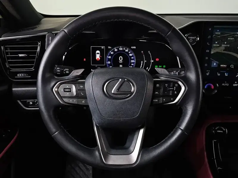 2024 Lexus NX с пробегом 48 449 км