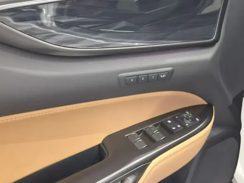 2023 Lexus NX с пробегом 28 136 км