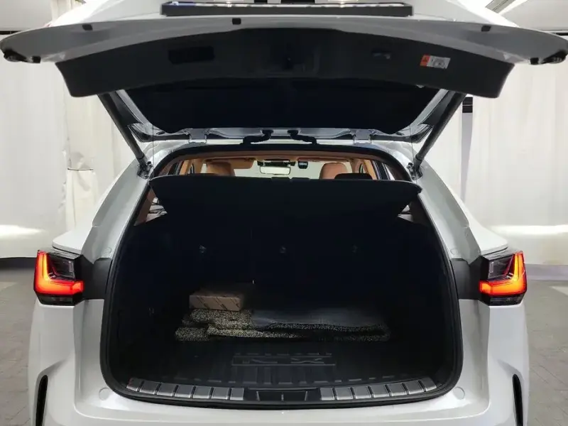 2024 Lexus NX с пробегом 7 163 км