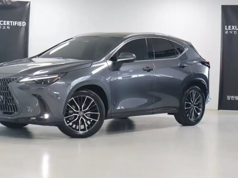 2025 Lexus NX с пробегом 8 428 км