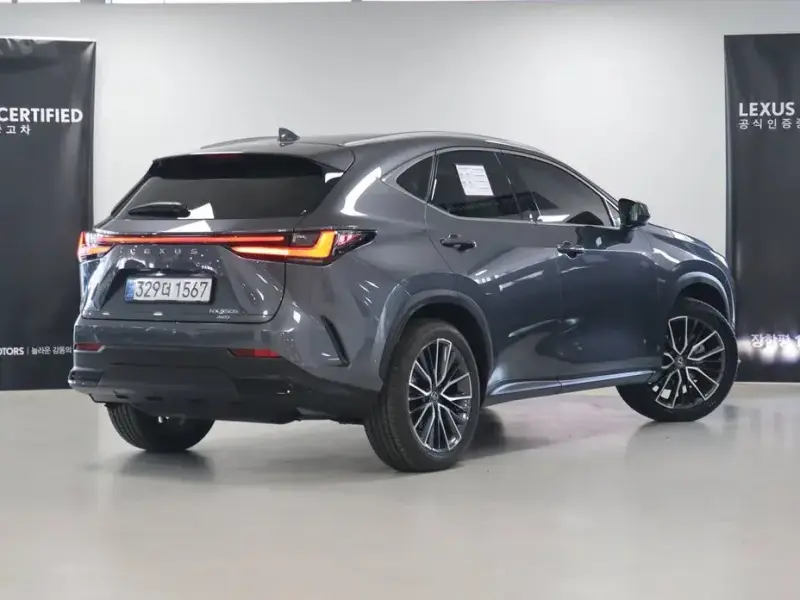 2025 Lexus NX с пробегом 8 428 км