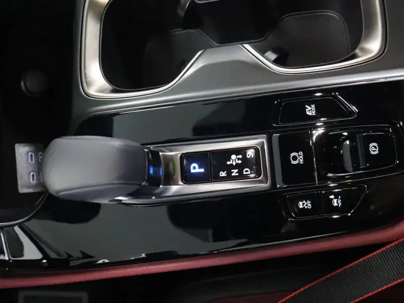 2025 Lexus NX с пробегом 8 428 км