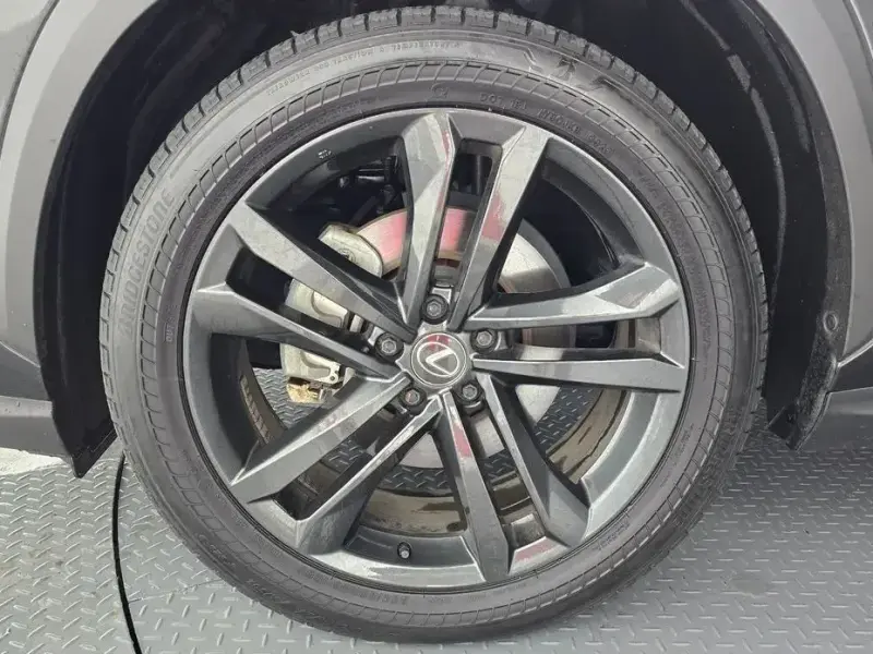 2023 Lexus NX с пробегом 26 276 км