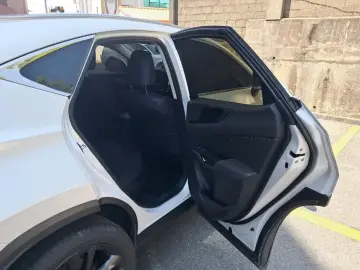 2025 Lexus NX с пробегом 9 733 км