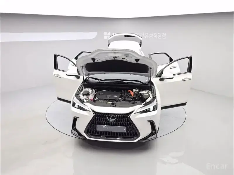 2024 Lexus NX с пробегом 7 916 км