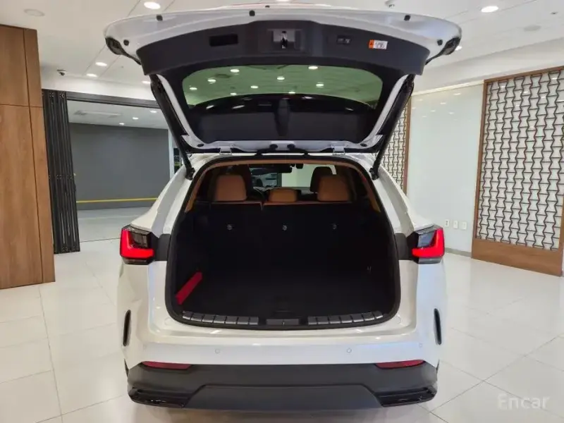 2024 Lexus NX с пробегом 15 065 км