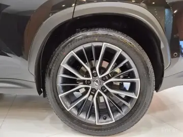 2025 Lexus NX с пробегом 16 362 км