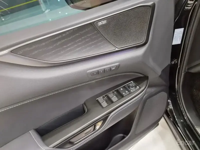 2025 Lexus NX с пробегом 16 362 км