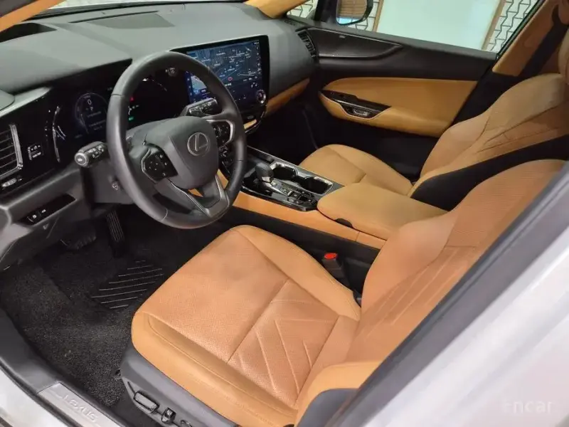 2024 Lexus NX с пробегом 15 065 км
