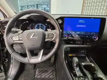 2025 Lexus NX с пробегом 16 362 км