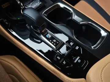 2026 Lexus NX с пробегом 6 093 км