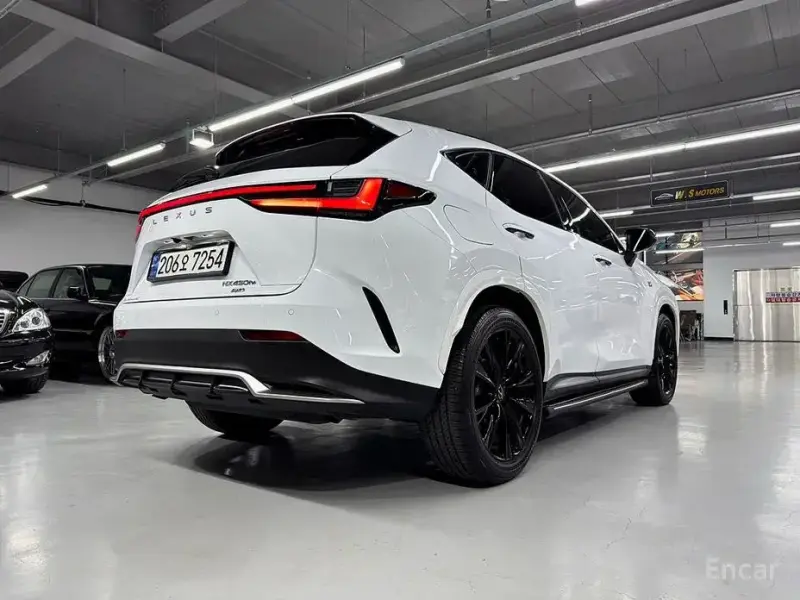 2023 Lexus NX с пробегом 25 334 км