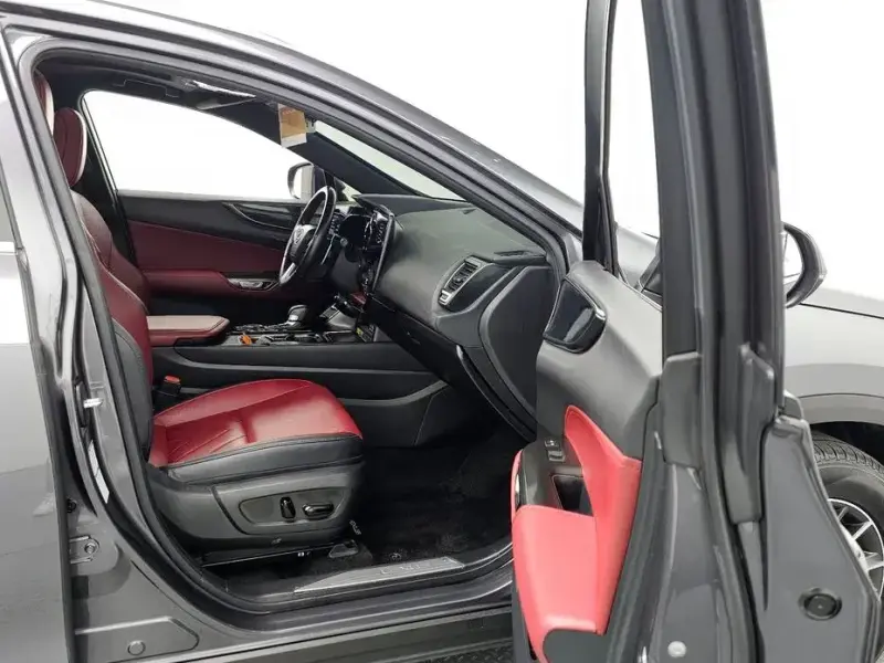 2022 Lexus NX с пробегом 47 499 км