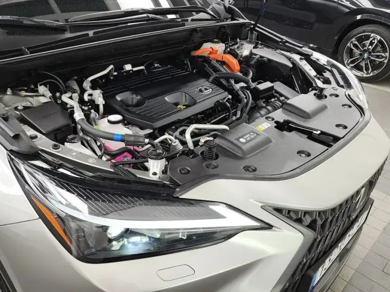 2025 Lexus NX с пробегом 18 670 км
