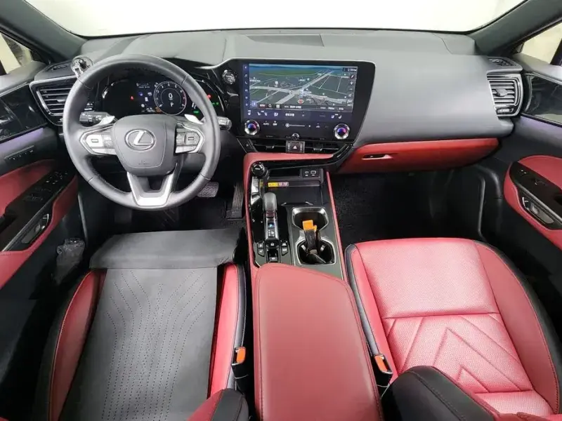 2025 Lexus NX с пробегом 18 670 км