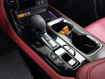2025 Lexus NX с пробегом 18 670 км