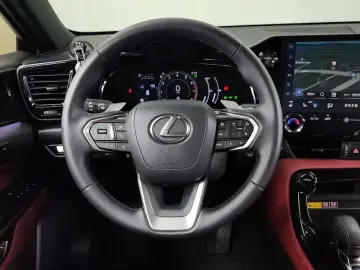 2025 Lexus NX с пробегом 18 670 км