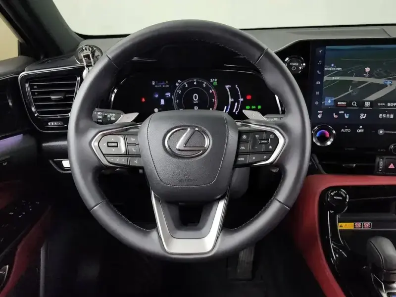 2025 Lexus NX с пробегом 18 670 км