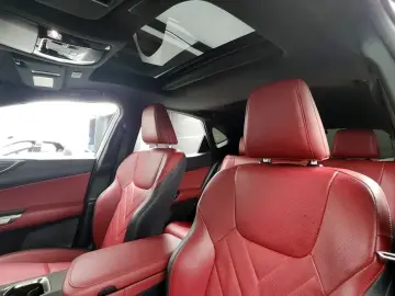 2025 Lexus NX с пробегом 18 670 км