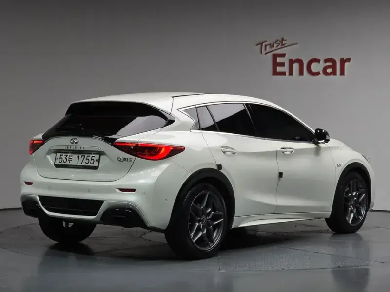 2017 Infiniti Q30 с пробегом 73 399 км