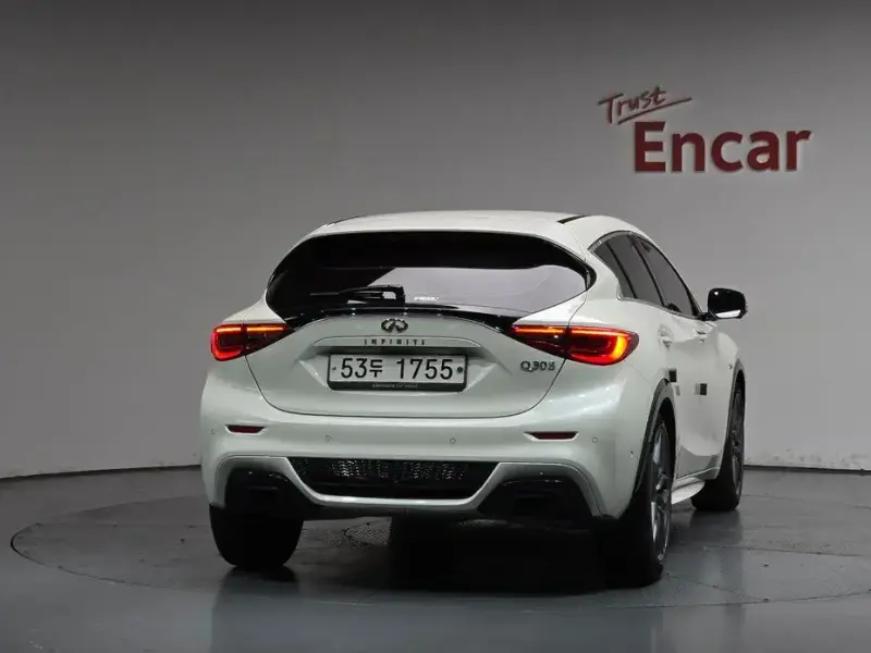2017 Infiniti Q30 с пробегом 73 399 км