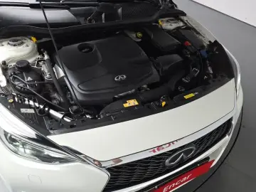 2017 Infiniti Q30 с пробегом 73 399 км