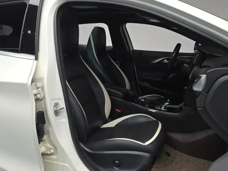 2017 Infiniti Q30 с пробегом 73 399 км