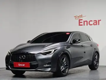 Infiniti Q30