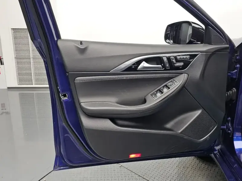 2018 Infiniti Q30 с пробегом 76 800 км