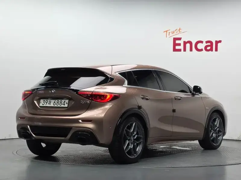 2017 Infiniti Q30 с пробегом 77 286 км