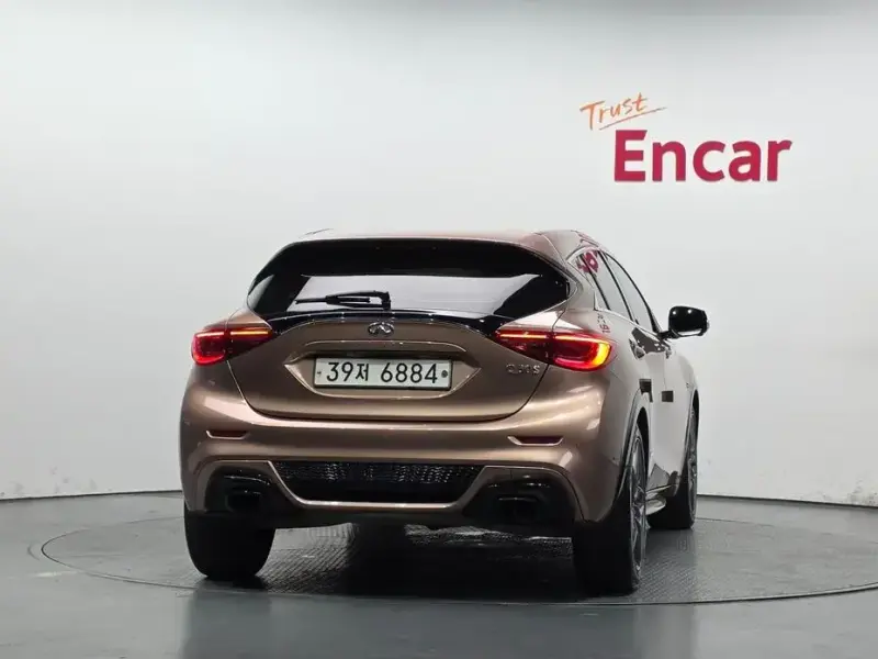 2017 Infiniti Q30 с пробегом 77 286 км