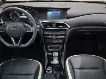 2017 Infiniti Q30 с пробегом 77 286 км