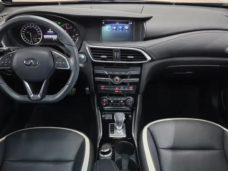 2017 Infiniti Q30 с пробегом 77 286 км