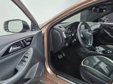 2017 Infiniti Q30 с пробегом 77 286 км