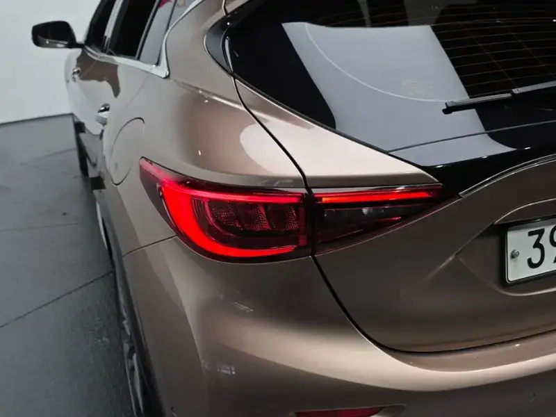 2017 Infiniti Q30 с пробегом 77 286 км