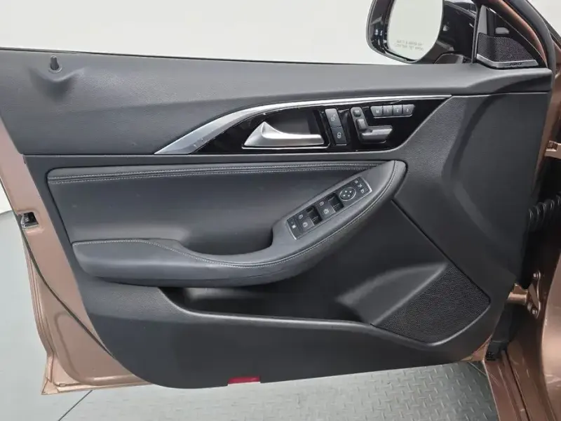 2017 Infiniti Q30 с пробегом 77 286 км