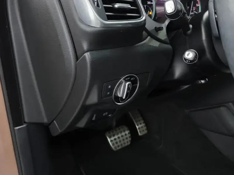 2017 Infiniti Q30 с пробегом 77 286 км