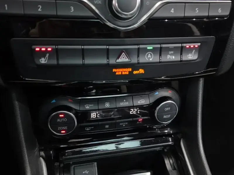 2017 Infiniti Q30 с пробегом 77 286 км