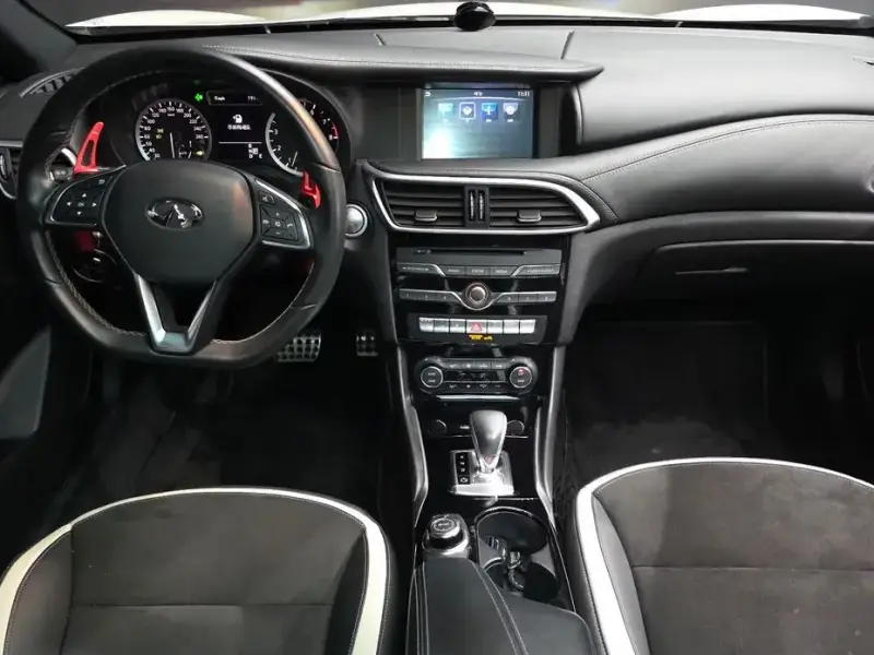 2017 Infiniti Q30 с пробегом 68 632 км
